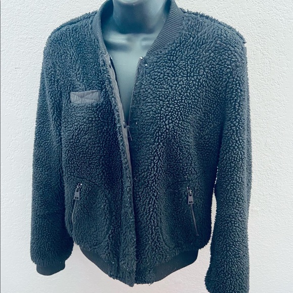 Levi’s Ex-Boyfriend ECOVERO Sherpa Trucker Jacket - Small - Picture 1 of 4